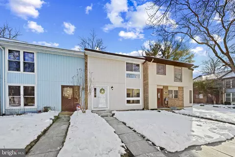 2004 Cambridge Dr, Crofton, MD 21114