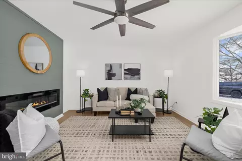 Living - 2959 Beaver Brook Ct, Pasadena, MD 21122 photo 3 of 5