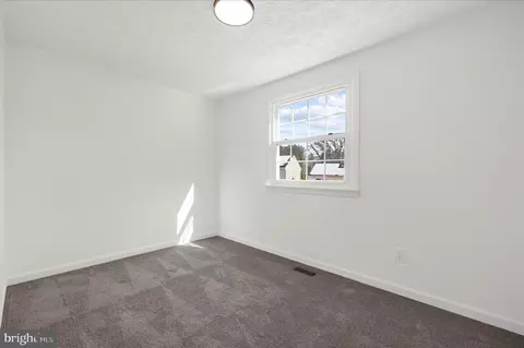 Bedroom - 2959 Beaver Brook Ct, Pasadena, MD 21122 photo 10 of 11