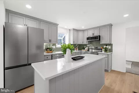 Kitchen - 2959 Beaver Brook Ct, Pasadena, MD 21122 photo 4 of 4