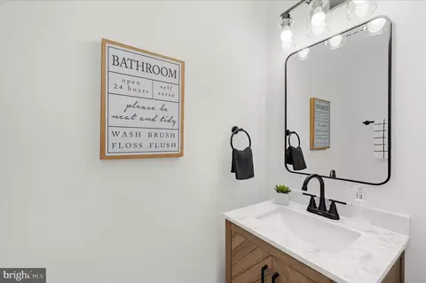 Bath - 2959 Beaver Brook Ct, Pasadena, MD 21122 photo 1 of 8