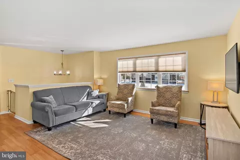 Living - 982 Highpoint Dr, Annapolis, MD 21409 photo 1 of 2