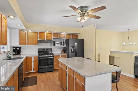 Kitchen - 982 Highpoint Dr, Annapolis, MD 21409 photo 2 of 2