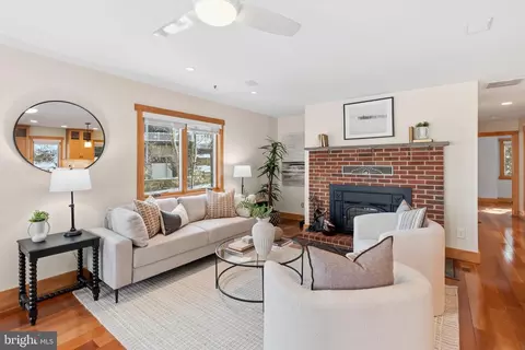 Living - 357 Overlook Trl, Annapolis, MD 21401 photo 1 of 3