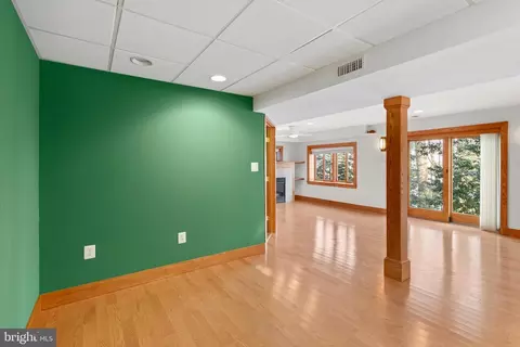 Living - 357 Overlook Trl, Annapolis, MD 21401 photo 2 of 3
