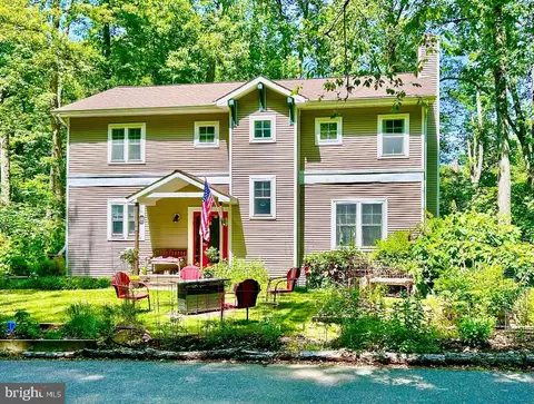 90 Park Ave, Edgewater, MD 21037