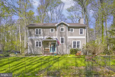 90 Park Ave, Edgewater, MD 21037