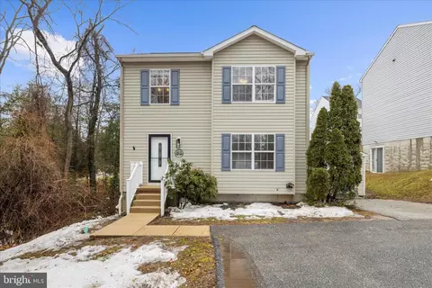813 201st St, Pasadena, MD 21122 photo 2