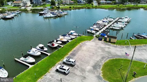 Exterior - 431 Shore Dr, Edgewater, MD 21037 photo 13 of 14