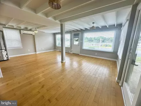 Living - 431 Shore Dr, Edgewater, MD 21037 photo 3 of 4