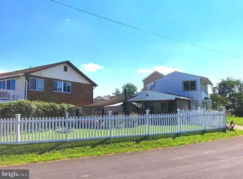 Exterior - 431 Shore Dr, Edgewater, MD 21037 photo 12 of 14