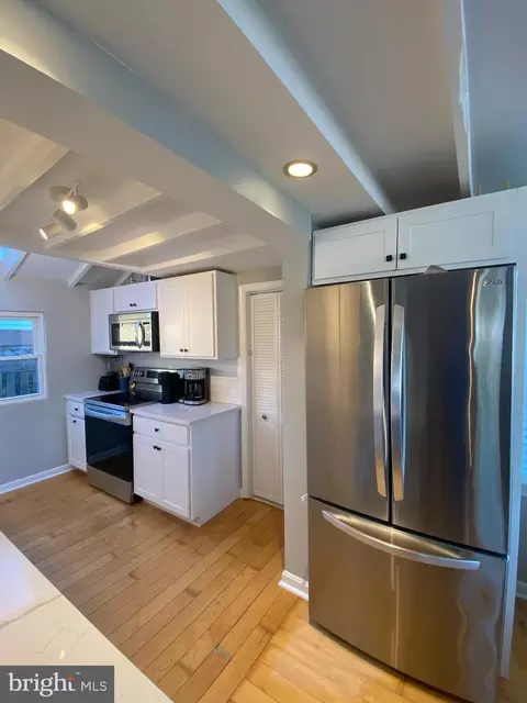 Kitchen - 431 Shore Dr, Edgewater, MD 21037 photo 1 of 6