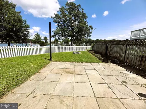 Exterior - 431 Shore Dr, Edgewater, MD 21037 photo 10 of 14