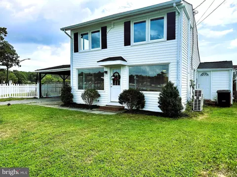431 Shore Dr, Edgewater, MD 21037