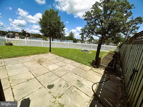 Exterior - 431 Shore Dr, Edgewater, MD 21037 photo 7 of 14