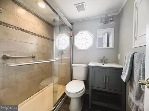 Bath - 431 Shore Dr, Edgewater, MD 21037 photo 1 of 3