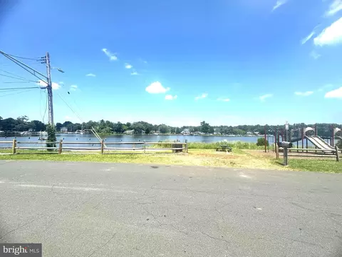 Exterior - 431 Shore Dr, Edgewater, MD 21037 photo 11 of 14
