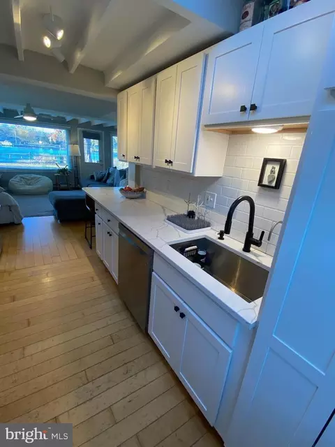 Kitchen - 431 Shore Dr, Edgewater, MD 21037 photo 2 of 6