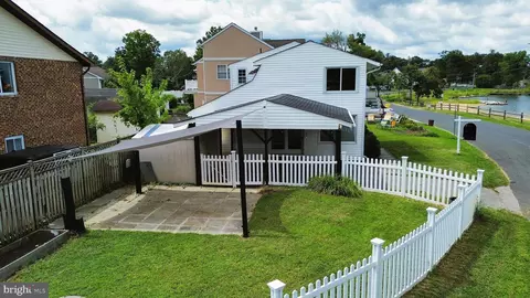Exterior - 431 Shore Dr, Edgewater, MD 21037 photo 4 of 14