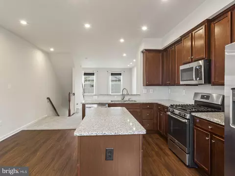 Kitchen - 2910 Glendale Ave, Hanover, MD 21076 photo 3 of 5