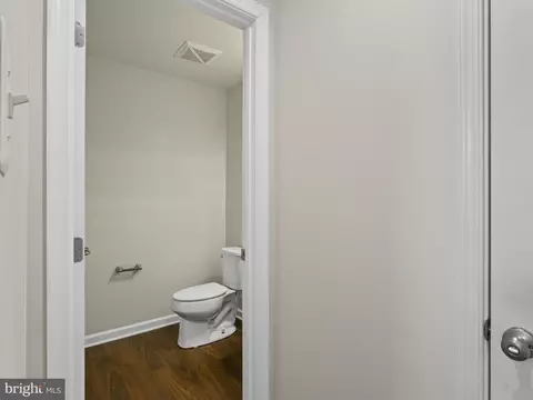 Entry Way - 2910 Glendale Ave, Hanover, MD 21076 photo 4 of 6
