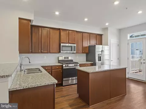 Kitchen - 2910 Glendale Ave, Hanover, MD 21076 photo 4 of 5