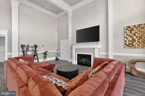 Living - 2910 Glendale Ave, Hanover, MD 21076 photo 4 of 4