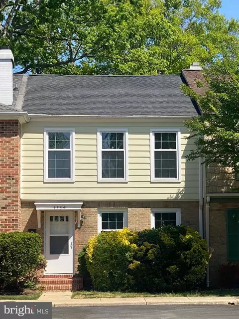 1734 Dana St, Crofton, MD 21114