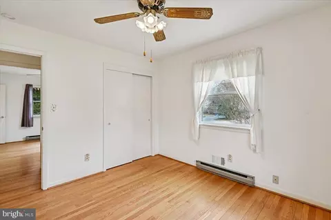 Bedroom - 503 Harbor Dr, Annapolis, MD 21403 photo 4 of 4