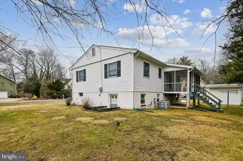 Exterior - 503 Harbor Dr, Annapolis, MD 21403 photo 3 of 8