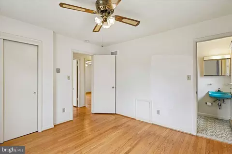 Bedroom - 503 Harbor Dr, Annapolis, MD 21403 photo 1 of 4