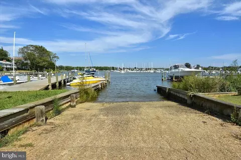 Exterior - 503 Harbor Dr, Annapolis, MD 21403 photo 6 of 8