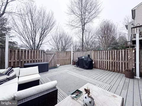 68 Millhaven Ct, Edgewater, MD 21037 photo 2
