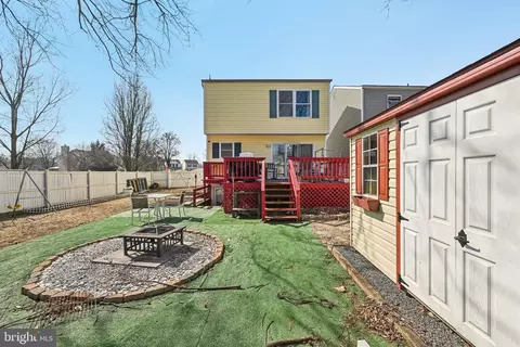 Exterior - 128 Cottage Grove Dr, Pasadena, MD 21122 photo 7 of 10
