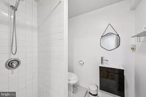 Bath - 128 Cottage Grove Dr, Pasadena, MD 21122 photo 3 of 3