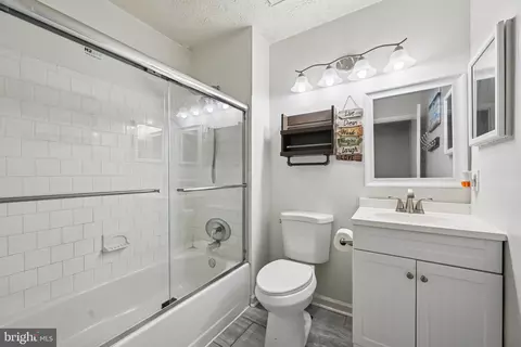 Bath - 128 Cottage Grove Dr, Pasadena, MD 21122 photo 2 of 3