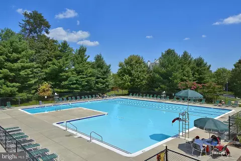 Exterior - 300 Roff Point Dr, Odenton, MD 21113 photo 4 of 5