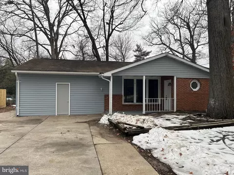 8009 Woodholme Cir, Pasadena, MD 21122