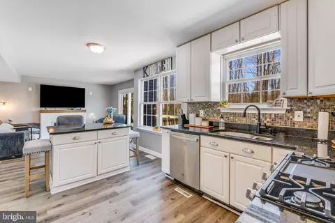 8122 Mountain View Cir, Pasadena, MD 21122 photo 13