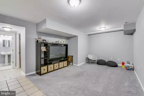 8122 Mountain View Cir, Pasadena, MD 21122 photo 32