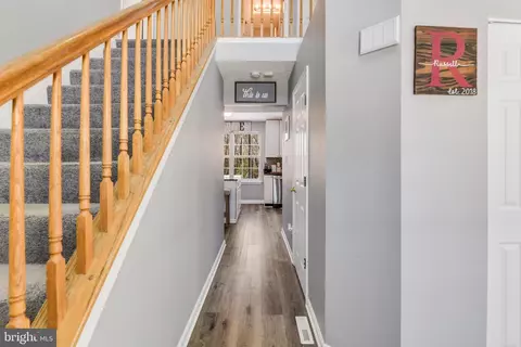 8122 Mountain View Cir, Pasadena, MD 21122 photo 5
