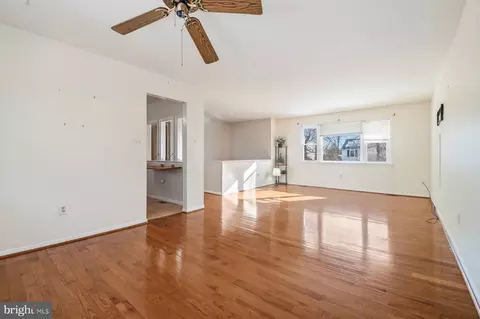 Living - 7526 Lemon Tree Ct, Hanover, MD 21076 photo 4 of 7