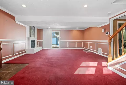 Living - 7526 Lemon Tree Ct, Hanover, MD 21076 photo 6 of 7