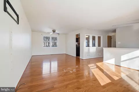 Living - 7526 Lemon Tree Ct, Hanover, MD 21076 photo 2 of 7