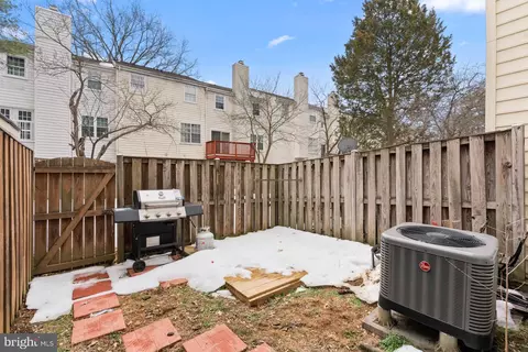 Exterior - 1683 Hart Ct, Crofton, MD 21114 photo 2 of 2