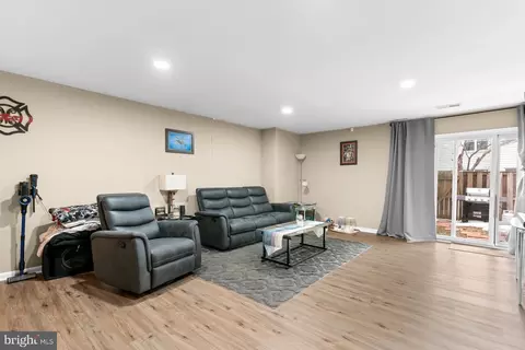 Entry Way - 1683 Hart Ct, Crofton, MD 21114 photo 1 of 4