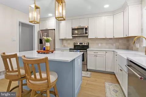 Kitchen - 296 Halsey Rd, Annapolis, MD 21401 photo 4 of 9