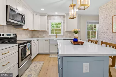 Kitchen - 296 Halsey Rd, Annapolis, MD 21401 photo 9 of 9