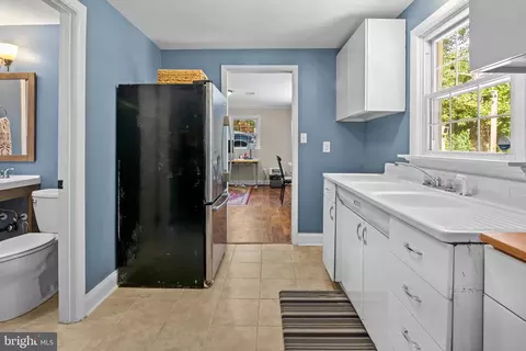 Entry Way - 296 Halsey Rd, Annapolis, MD 21401 photo 6 of 6