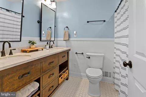 Bath - 296 Halsey Rd, Annapolis, MD 21401 photo 2 of 2